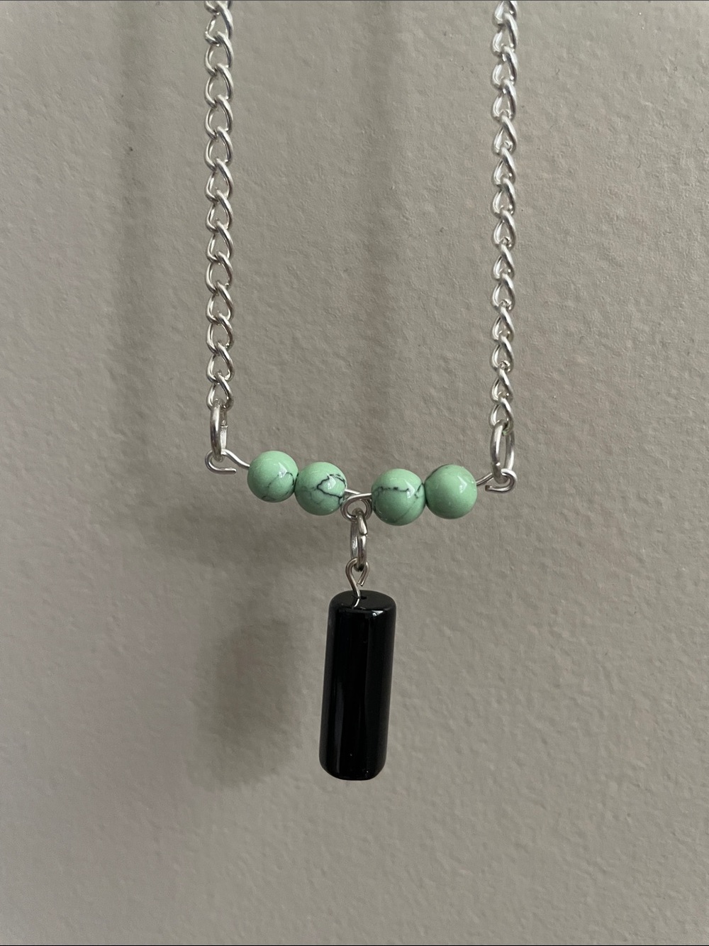 Delicate T shape gemstone antique green turquoise round necklace
